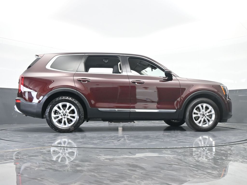 Vehicle image 25 of 66