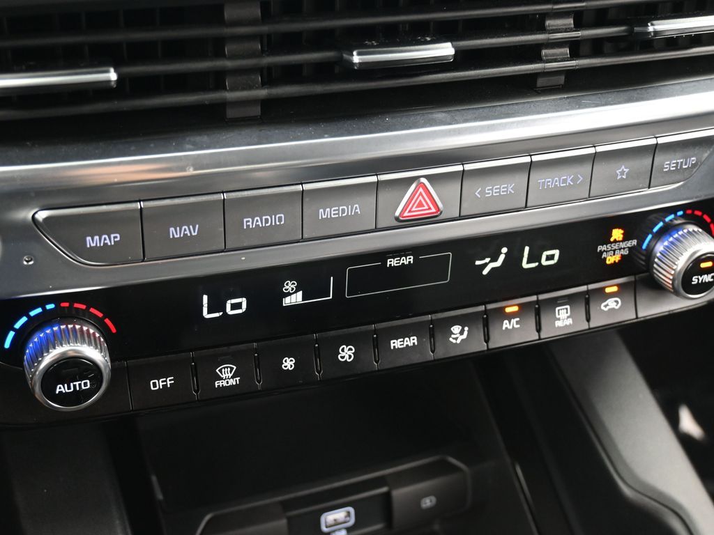 Vehicle image 41 of 66