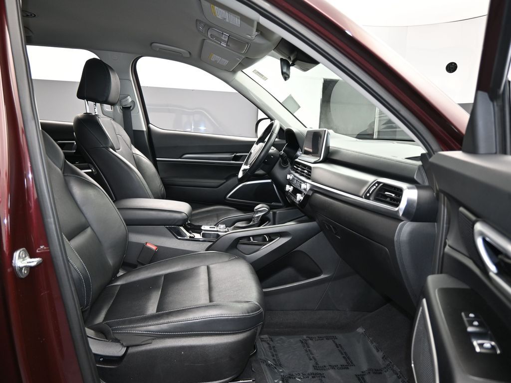 Vehicle image 63 of 66