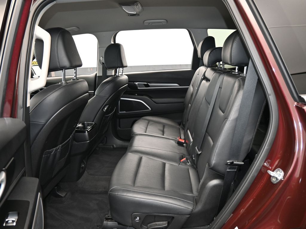 Vehicle image 51 of 66