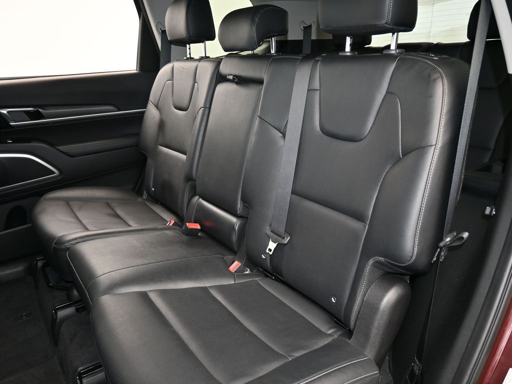 Vehicle image 50 of 66