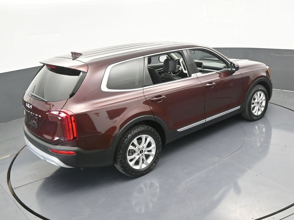 Vehicle image 17 of 66