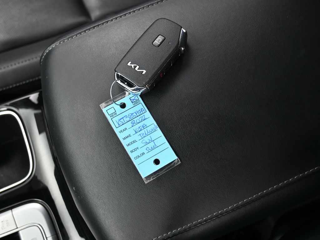 Vehicle image 39 of 66