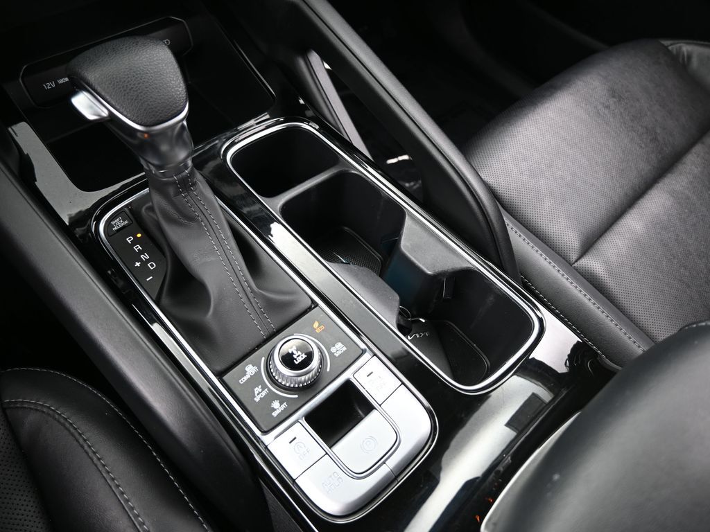 Vehicle image 43 of 66