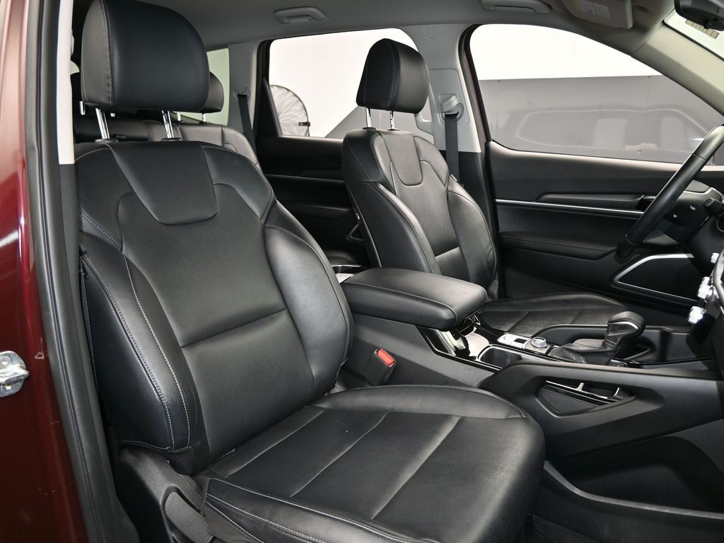 Vehicle image 62 of 66