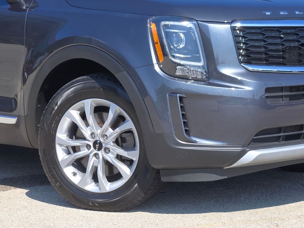 2022 Kia Telluride LX Image 5 of 31