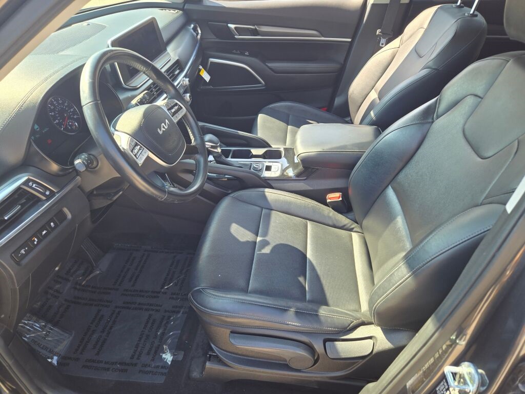 2022 Kia Telluride LX Image 12 of 31