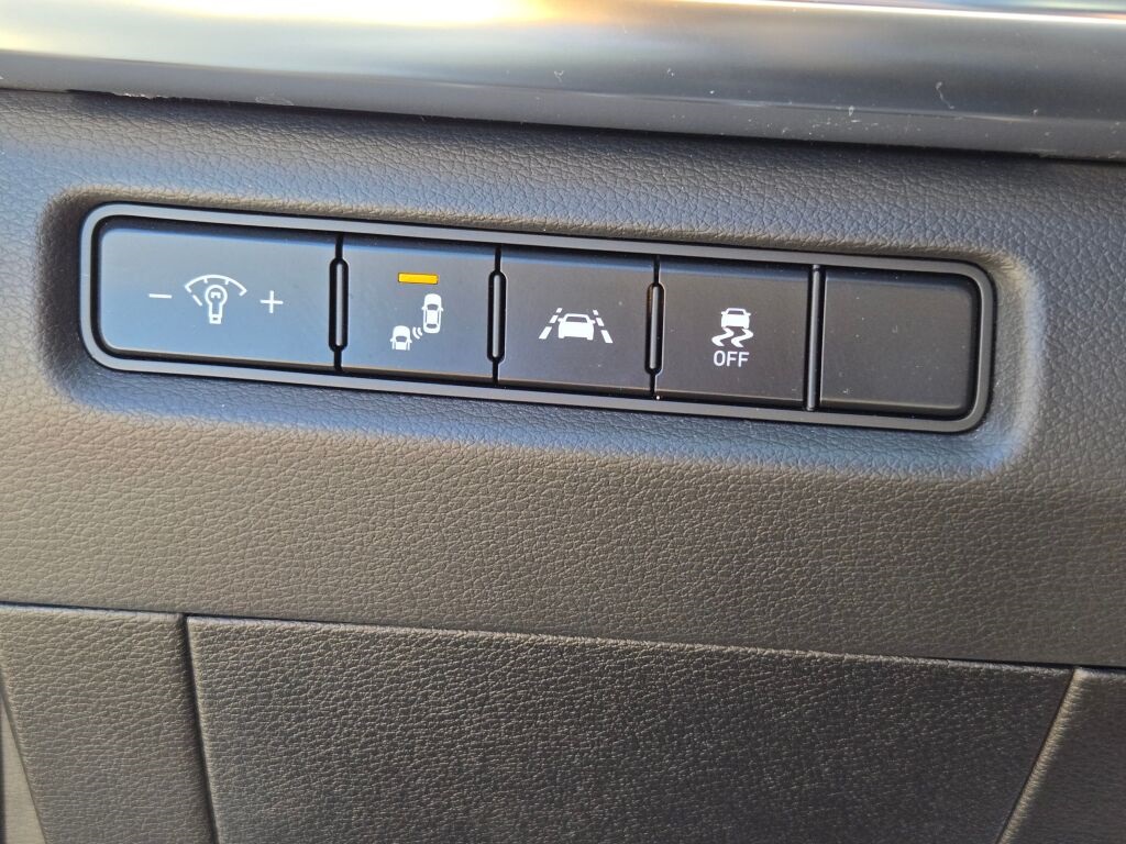 2022 Kia Telluride LX Image 22 of 31