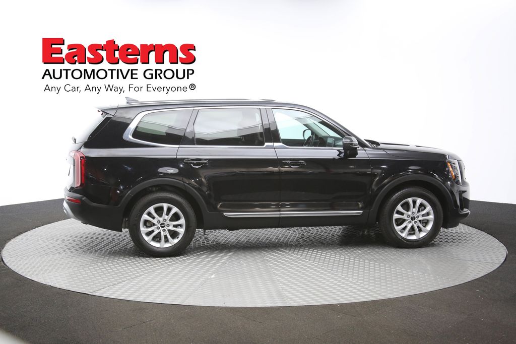Vehicle image 18 of 64