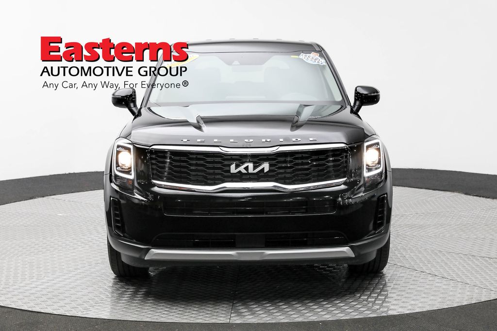Vehicle image 9 of 64