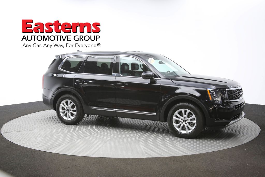 Vehicle image 10 of 64