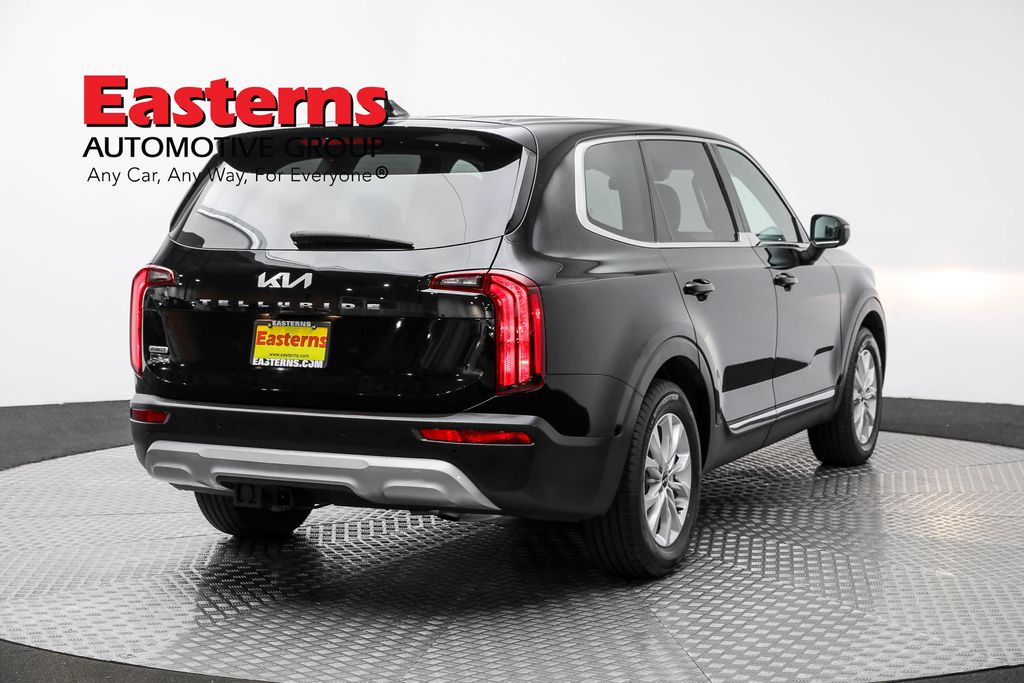 Vehicle image 25 of 64