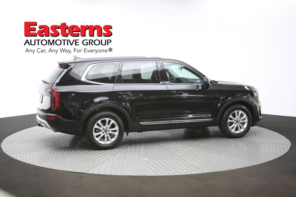 Vehicle image 21 of 64