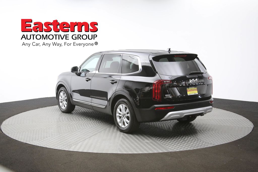 Vehicle image 33 of 64