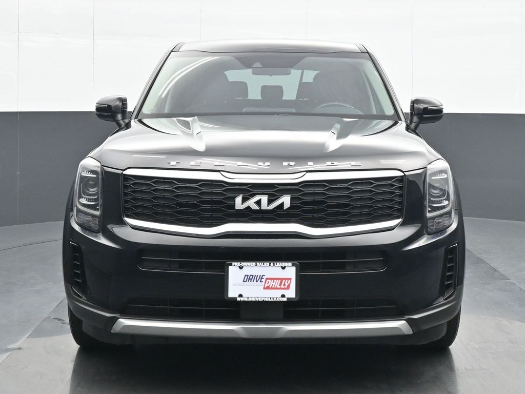 2022 Kia Telluride LX Image 3 of 27