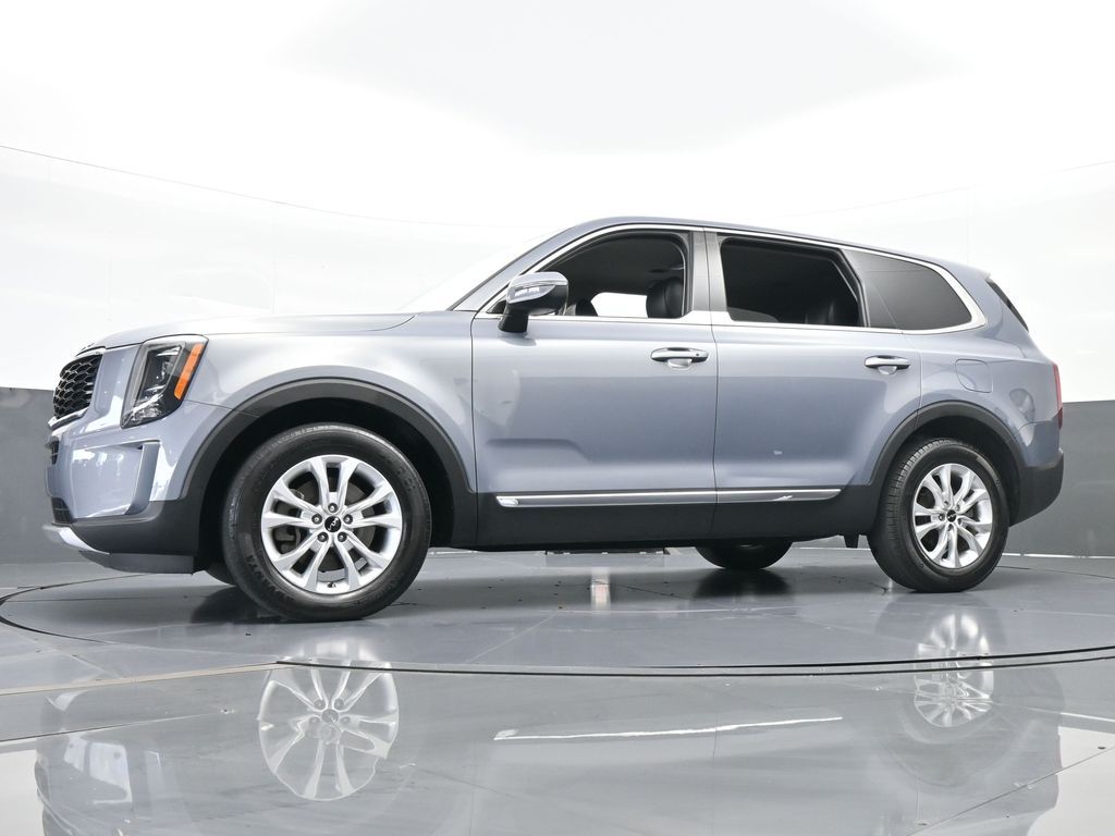 Vehicle image 21 of 66