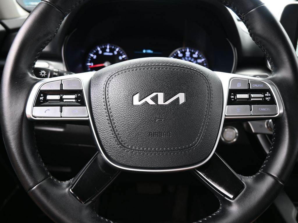 Vehicle image 49 of 66