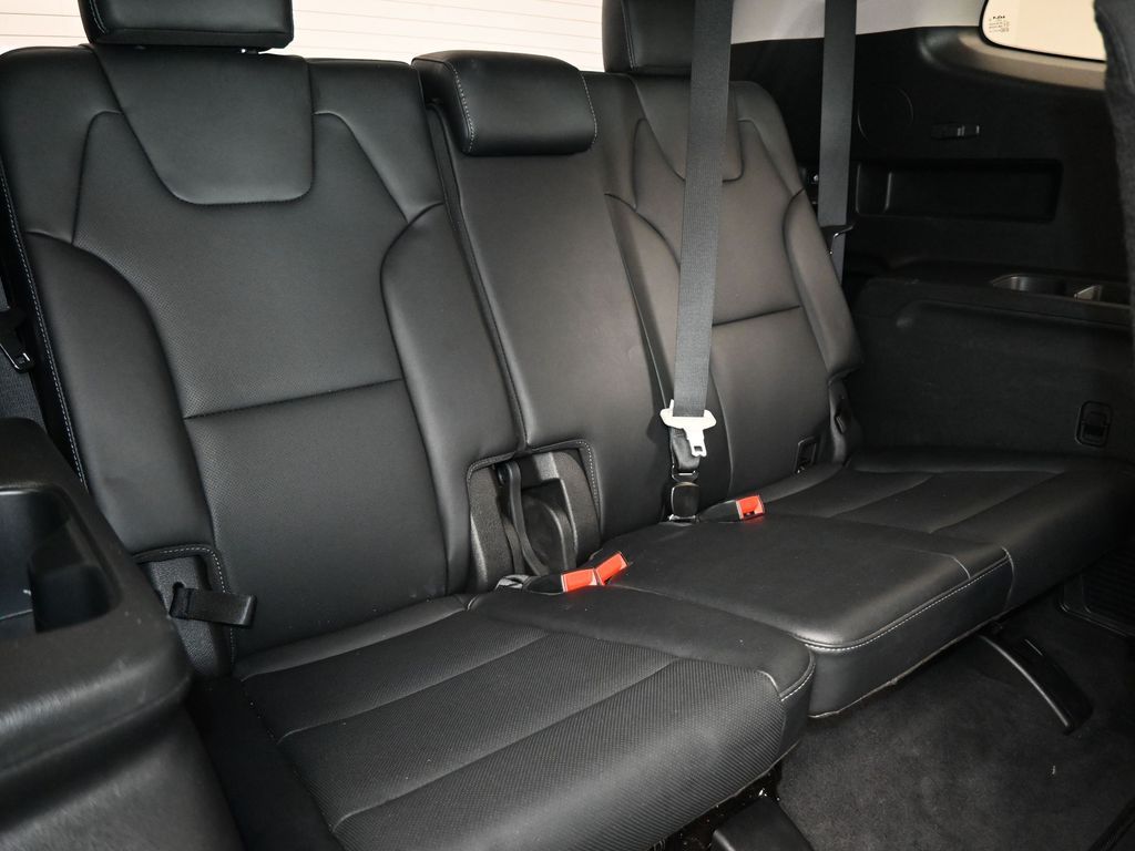Vehicle image 60 of 66