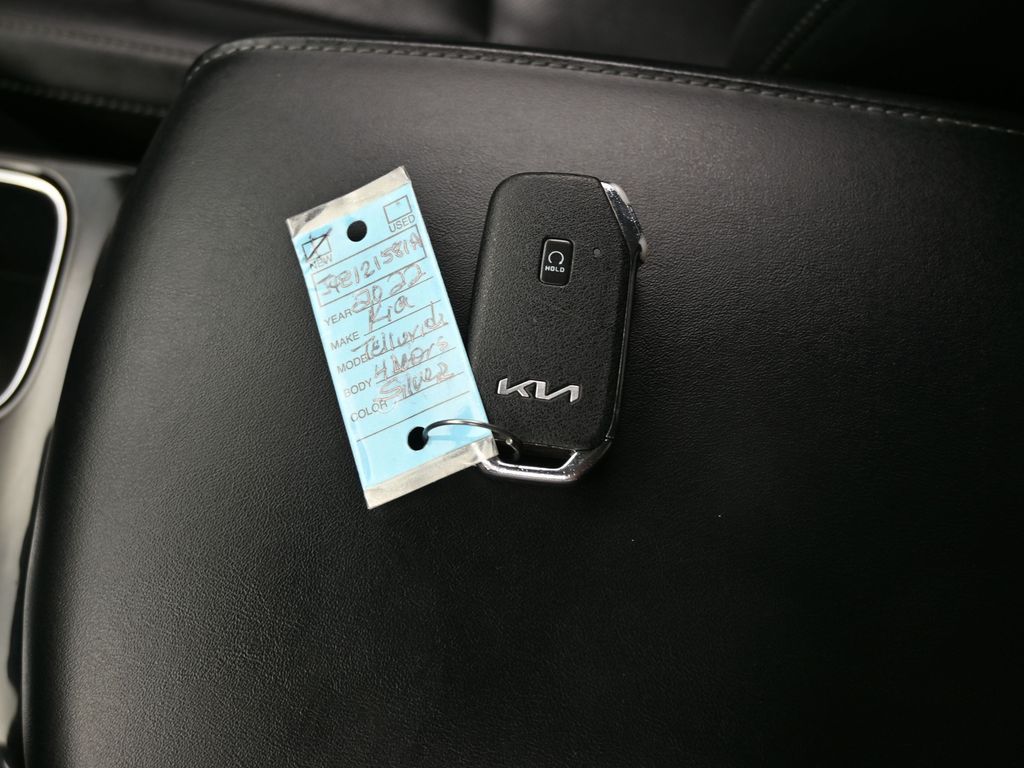 Vehicle image 39 of 66