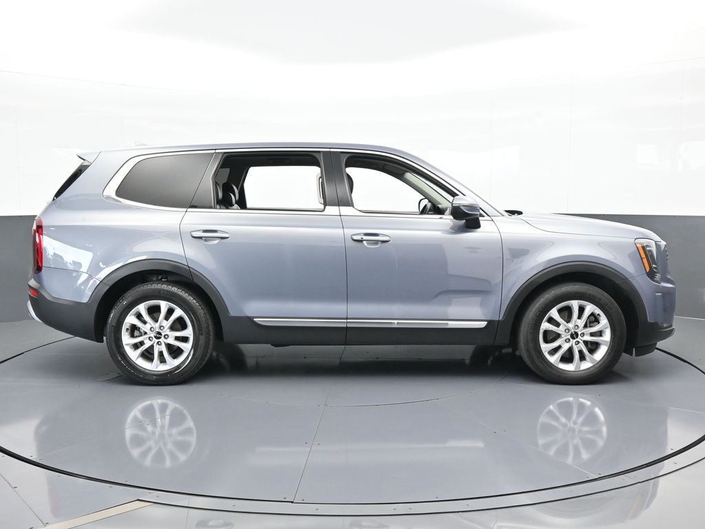 Vehicle image 5 of 66