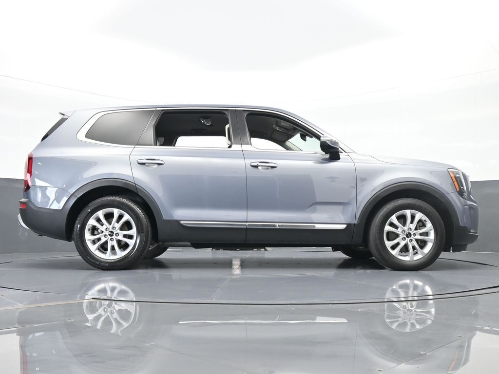 Vehicle image 25 of 66