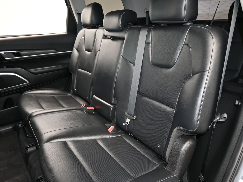 Vehicle image 52 of 66
