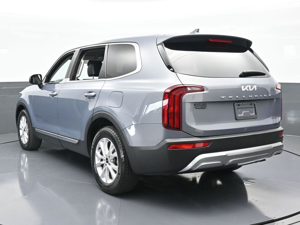 Vehicle image 6 of 66