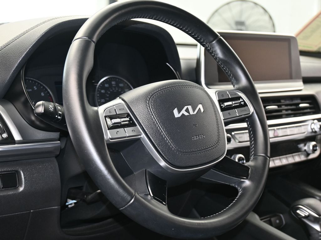 Vehicle image 35 of 66
