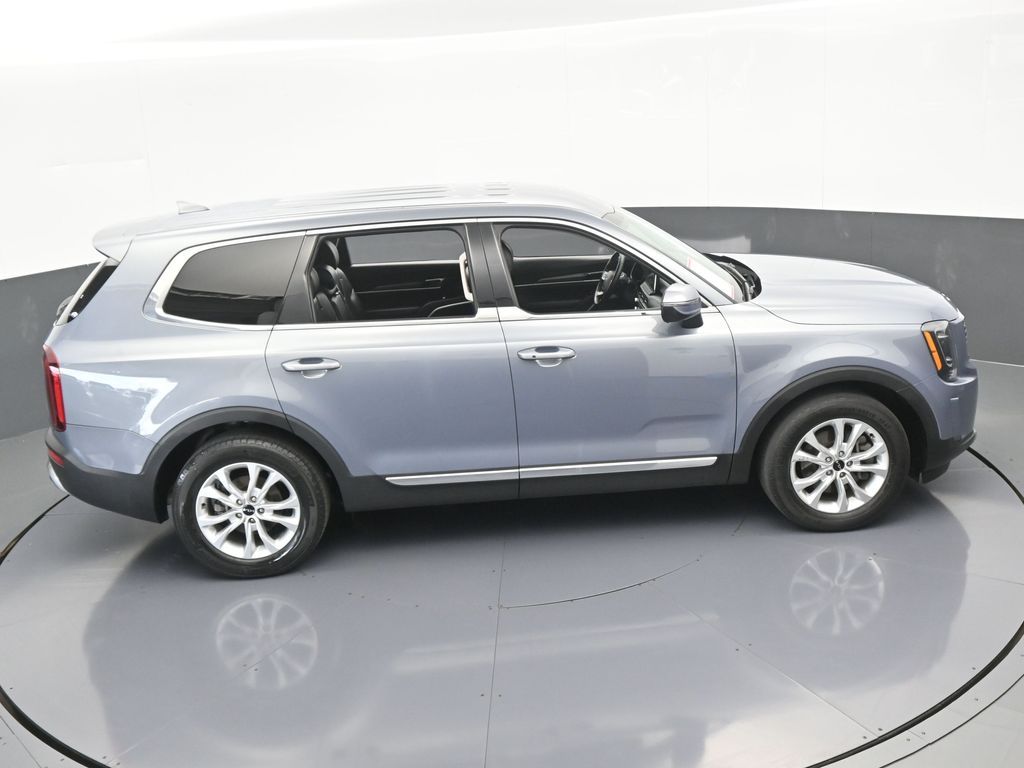 Vehicle image 17 of 66