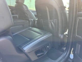 Vehicle image 13 of 32
