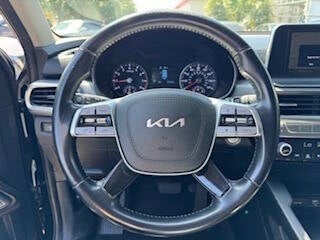 Vehicle image 16 of 32