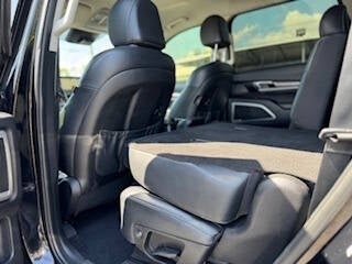 Vehicle image 9 of 32