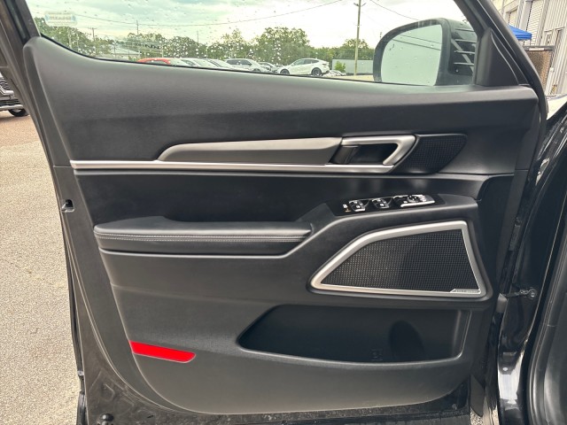 Vehicle image 15 of 22