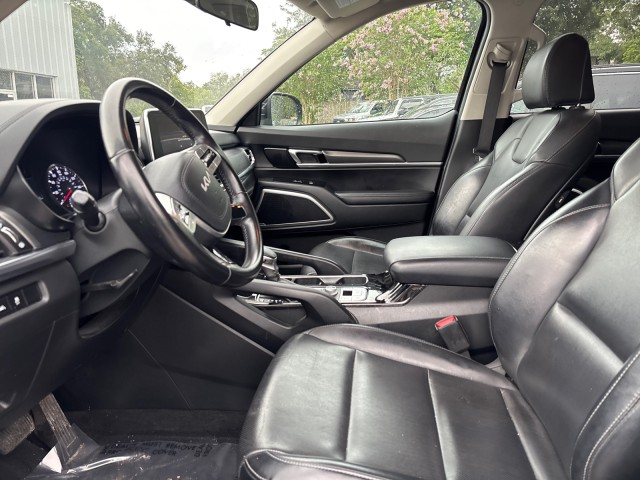Vehicle image 10 of 22