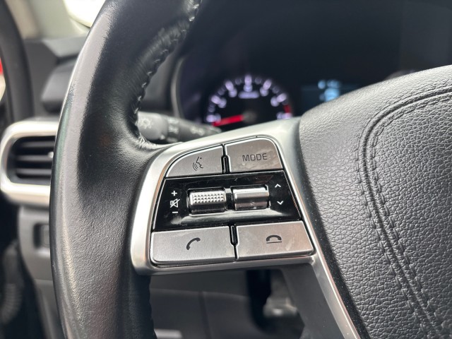 Vehicle image 18 of 22