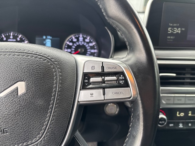 Vehicle image 17 of 22