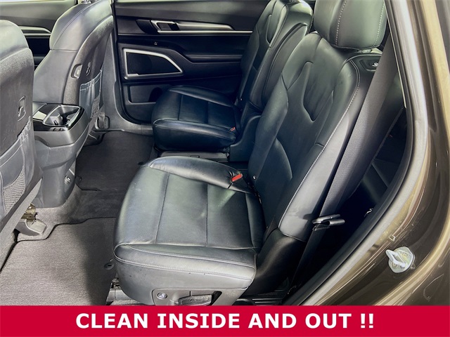 Vehicle image 11 of 38