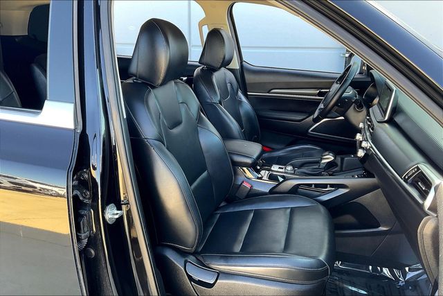 Vehicle image 9 of 34