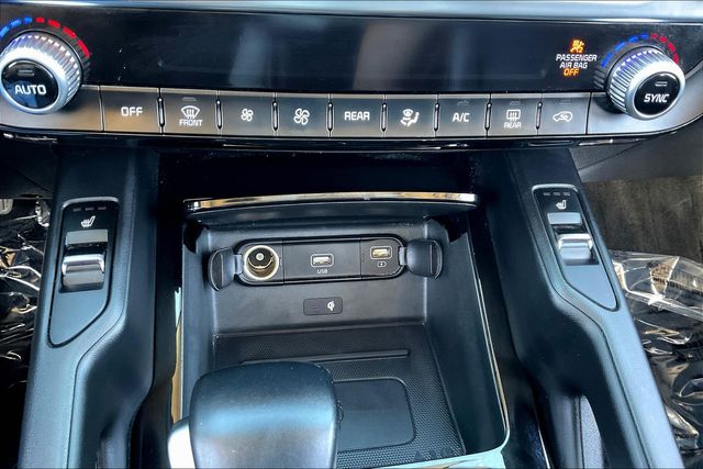 Vehicle image 32 of 34