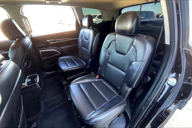 Vehicle image 26 of 34