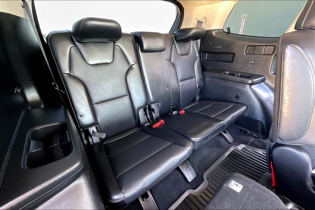 Vehicle image 28 of 34