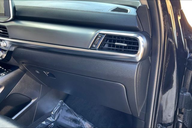 Vehicle image 17 of 34