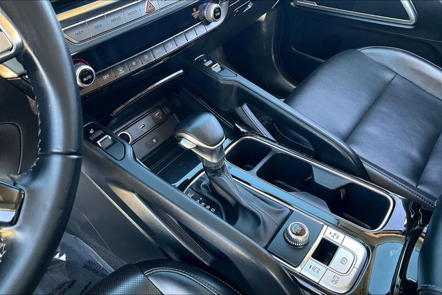 Vehicle image 15 of 34
