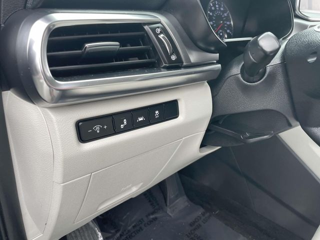 Vehicle image 22 of 42