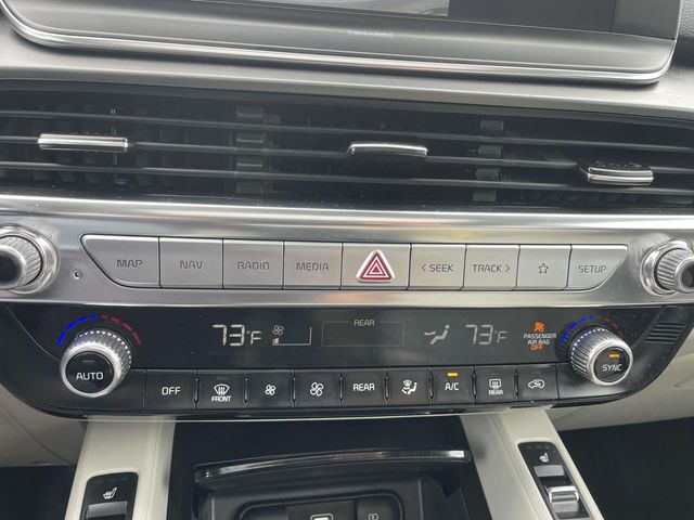 Vehicle image 25 of 42