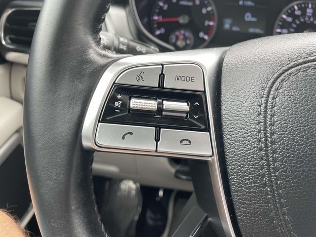 Vehicle image 32 of 42