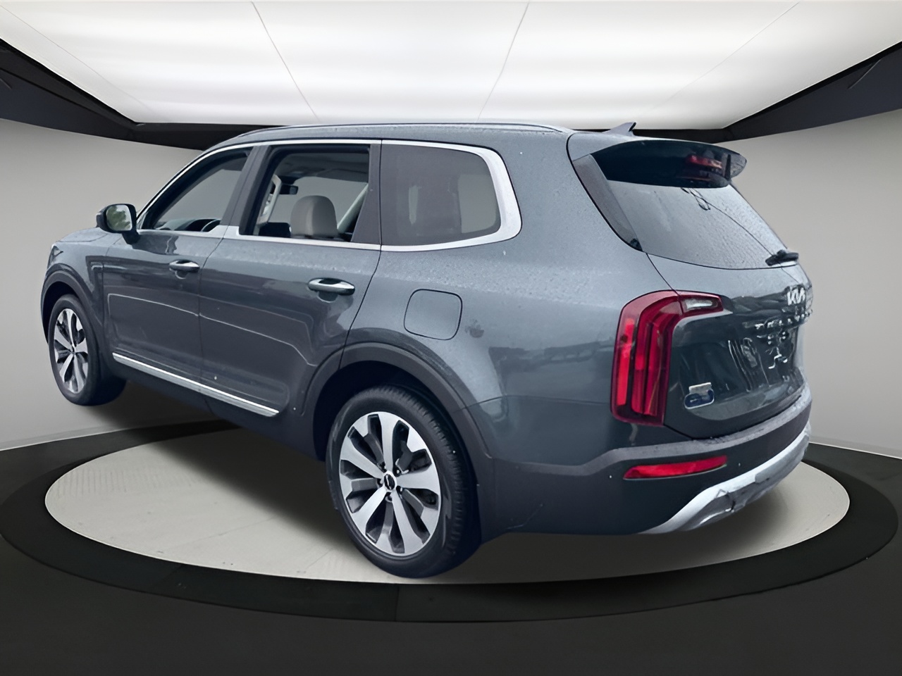 Vehicle image 41 of 42