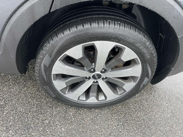 Vehicle image 14 of 42