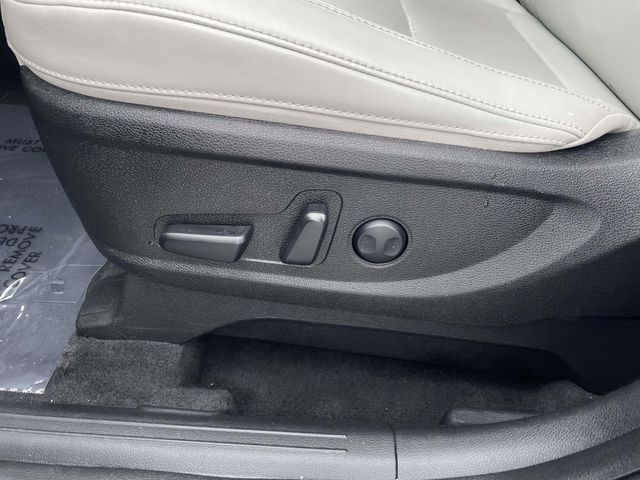 Vehicle image 20 of 42