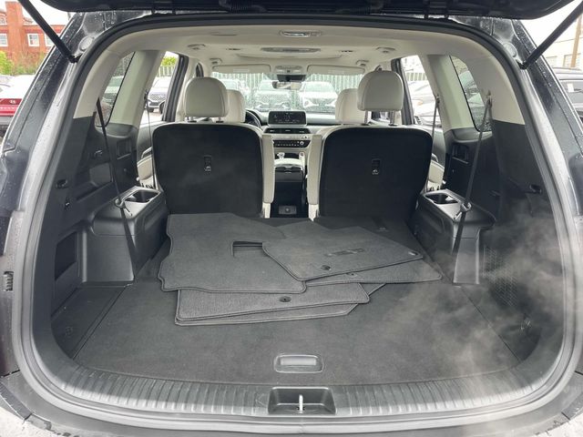 Vehicle image 11 of 42
